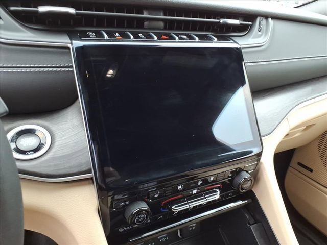 New 2025 Jeep Grand Cherokee Limited w/ Luxury Tech Group II image 20