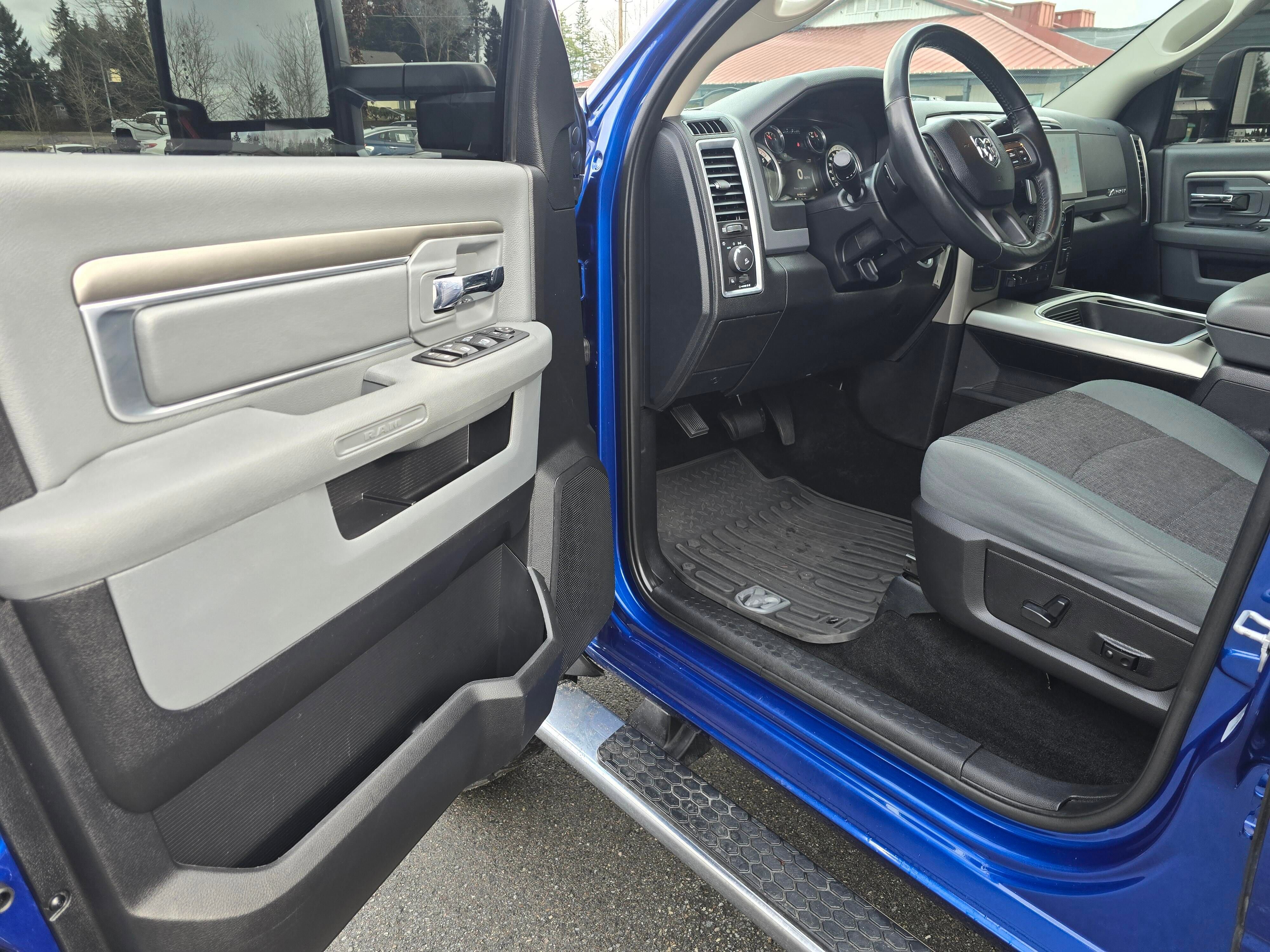 Used 2016 RAM 2500 Big Horn image 27