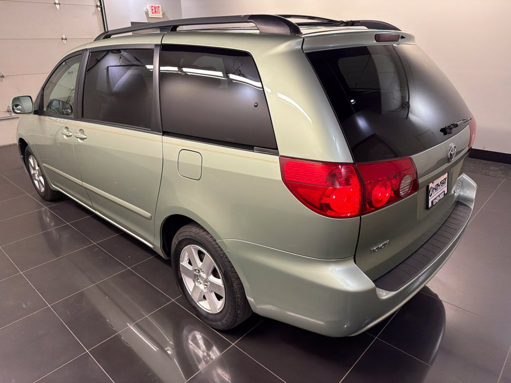 Used 2007 Toyota Sienna XLE FWD image 4