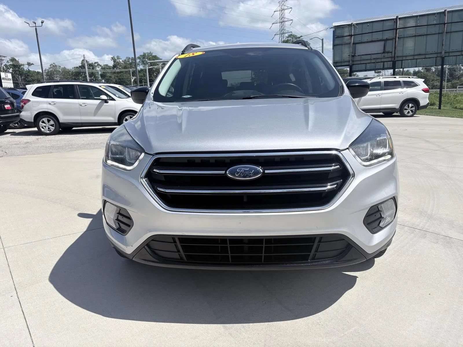 Used 2018 Ford Escape SE w/ SE Sport Appearance Package AWD/4WD image 2