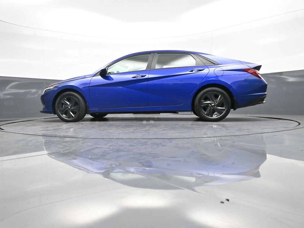 Certified 2023 Hyundai Elantra SEL image 32