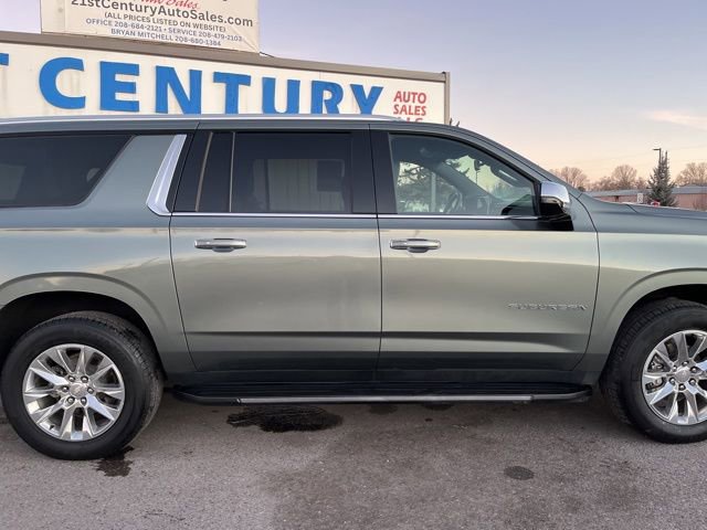 Used 2023 Chevrolet Suburban Premier image 13