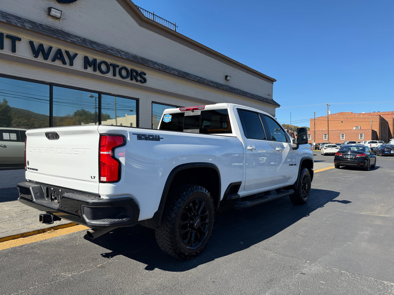 Used 2025 Chevrolet Silverado 2500 LT w/ Trail Boss Package image 3
