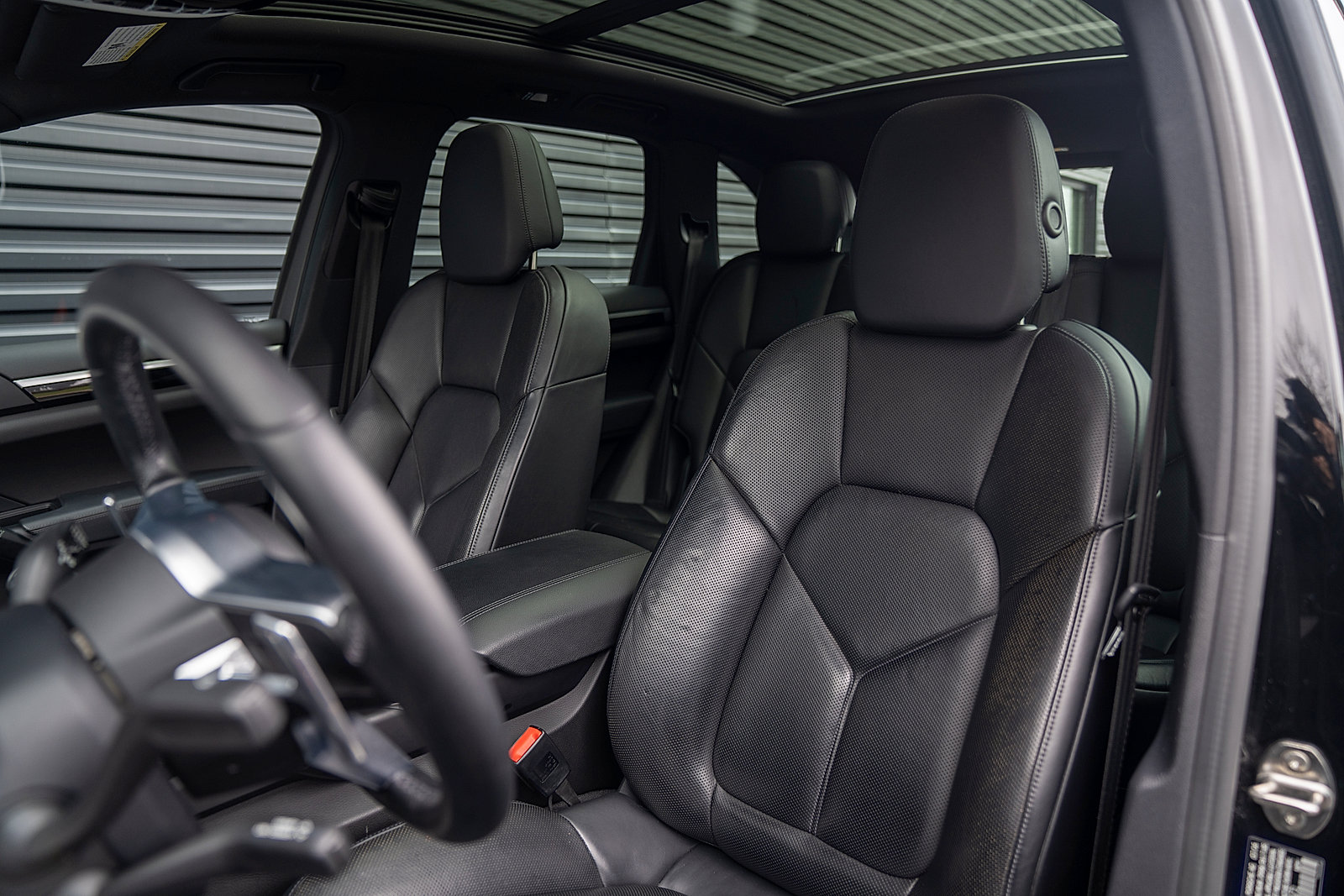 Used 2017 Porsche Cayenne S image 5