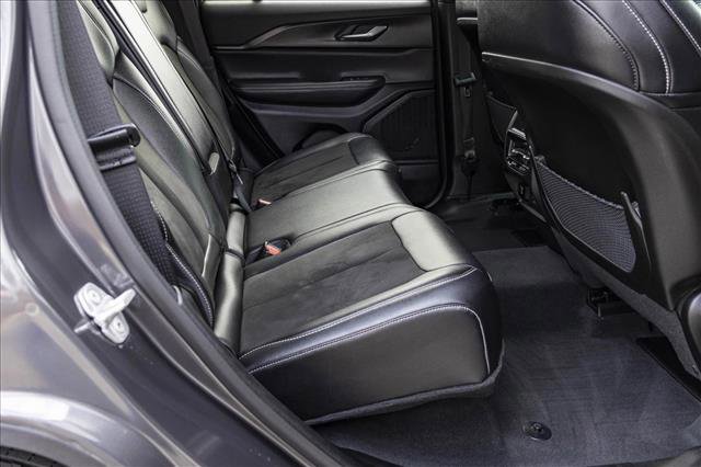 Used 2023 Jeep Grand Cherokee Altitude image 25