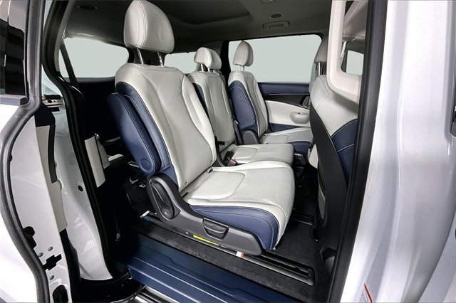 New 2026 Kia Carnival Hybrid image 11