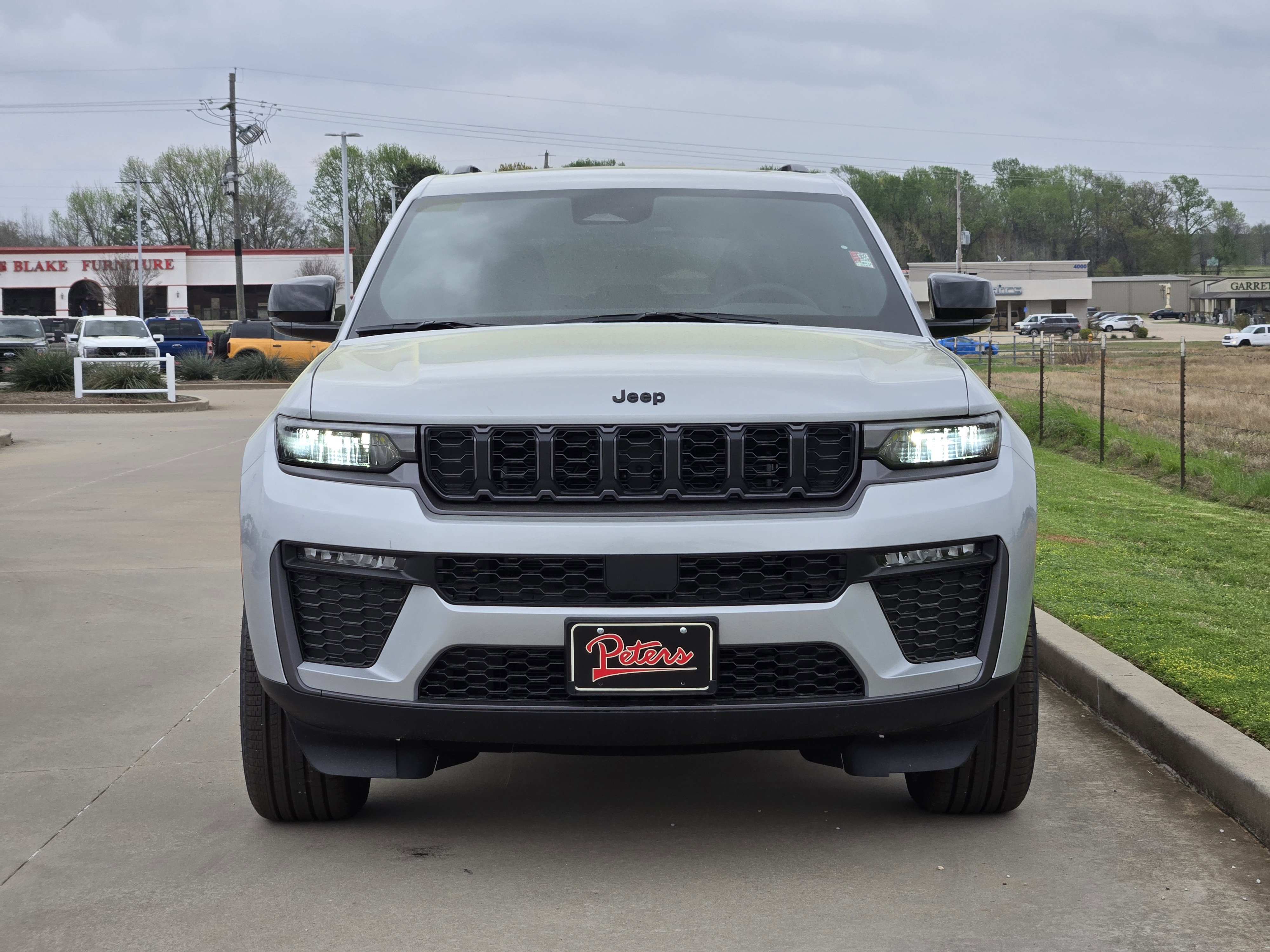 New 2026 Jeep Grand Cherokee Limited w/ Limited Altitude Package RWD image 2