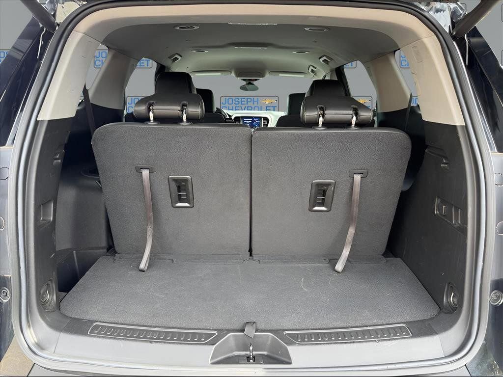 Used 2023 GMC Acadia SLT image 11