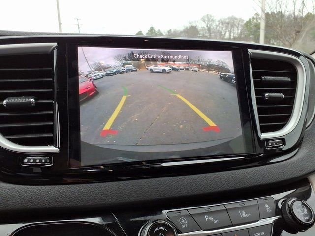 Used 2024 Chrysler Pacifica Touring-L image 14