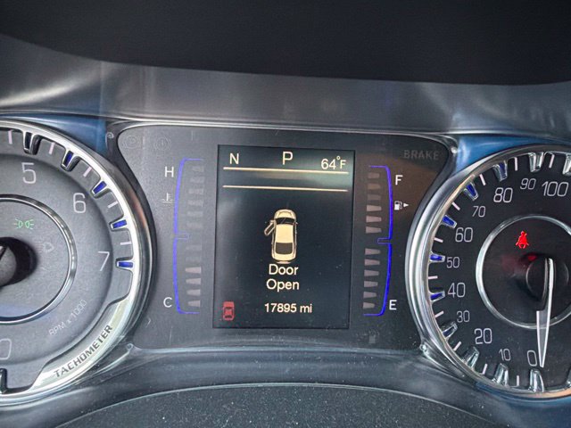Used 2016 Chrysler 200 Limited w/ Anniversary Edition FWD image 15