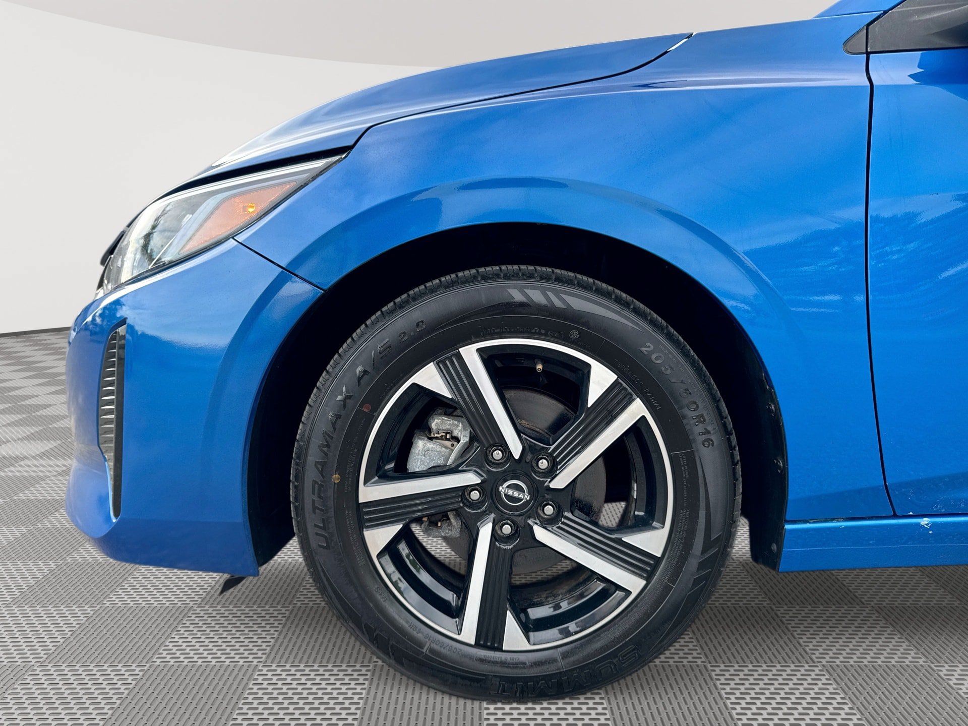 Used 2024 Nissan Sentra SV FWD image 18