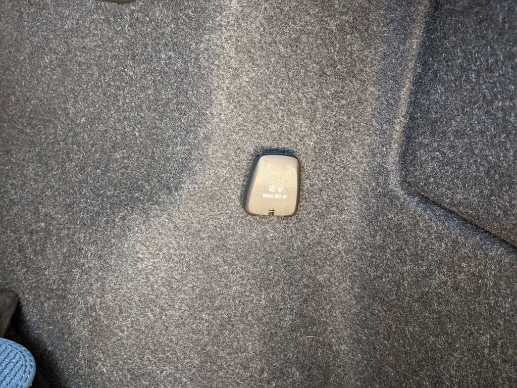 Certified 2023 Volvo XC40 Recharge Ultimate AWD/4WD image 28