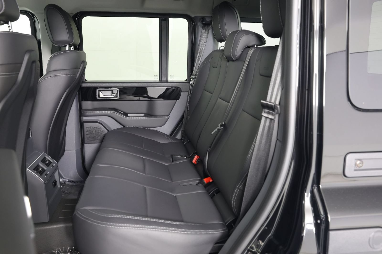 Used 2025 INEOS Grenadier AWD/4WD image 30