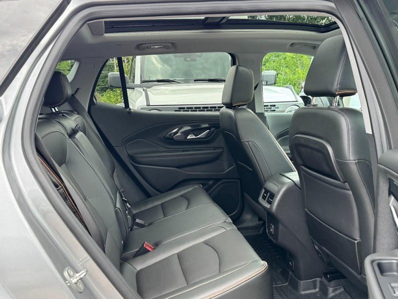 Used 2023 GMC Terrain AT4 w/ GMC Pro Grade Package AWD/4WD image 10