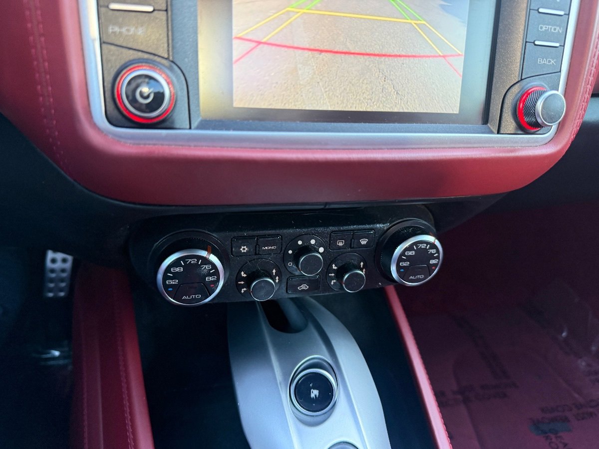 Used 2016 Ferrari California T RWD image 27