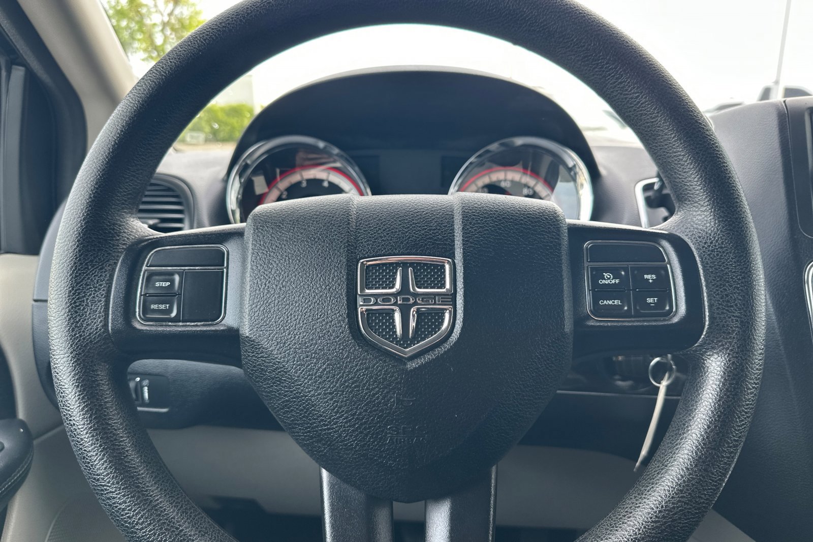 Used 2017 Dodge Grand Caravan SE image 22