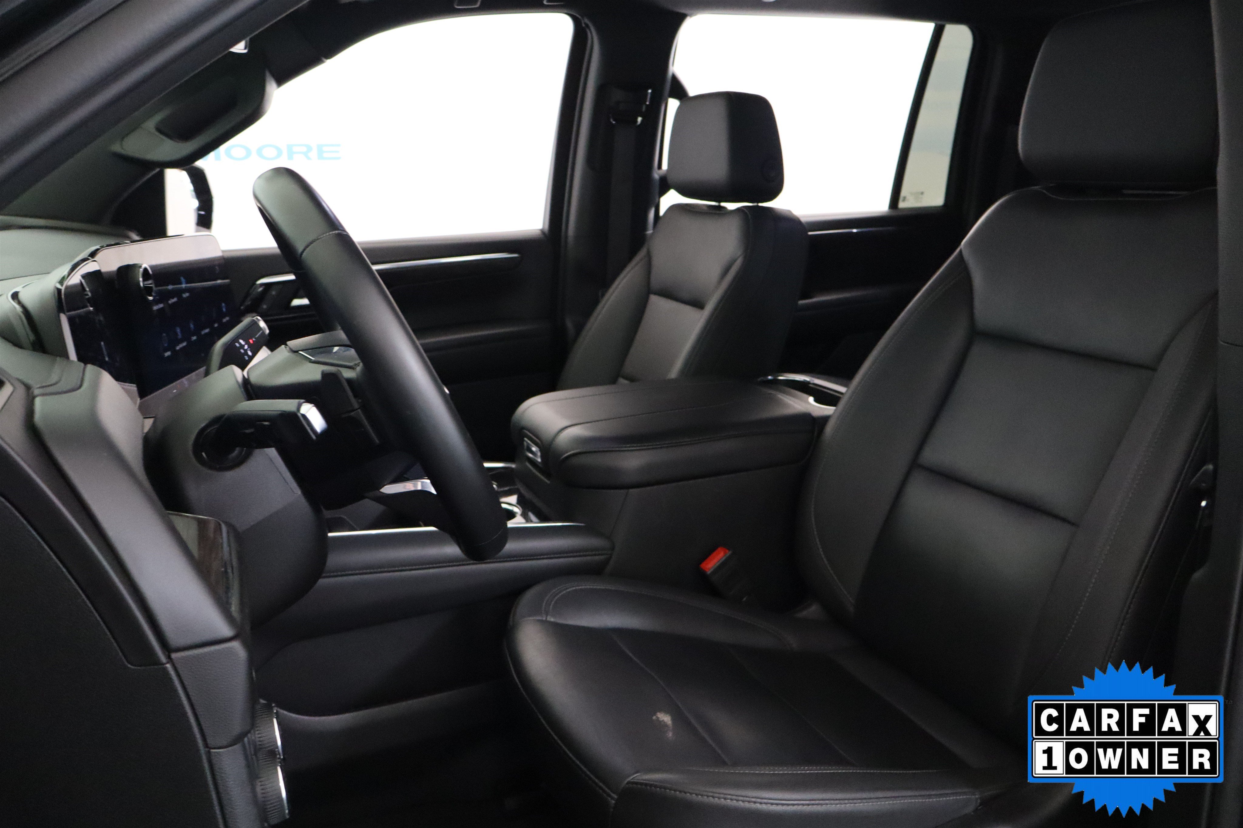 Used 2025 Chevrolet Suburban LT AWD/4WD image 22
