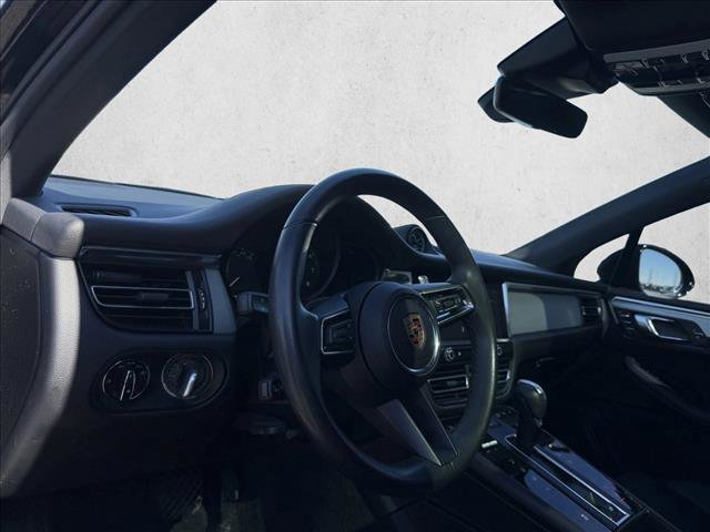 Used 2024 Porsche Macan AWD/4WD image 10