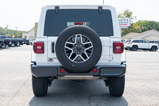 Certified 2025 Jeep Wrangler Unlimited Sahara AWD/4WD image 4