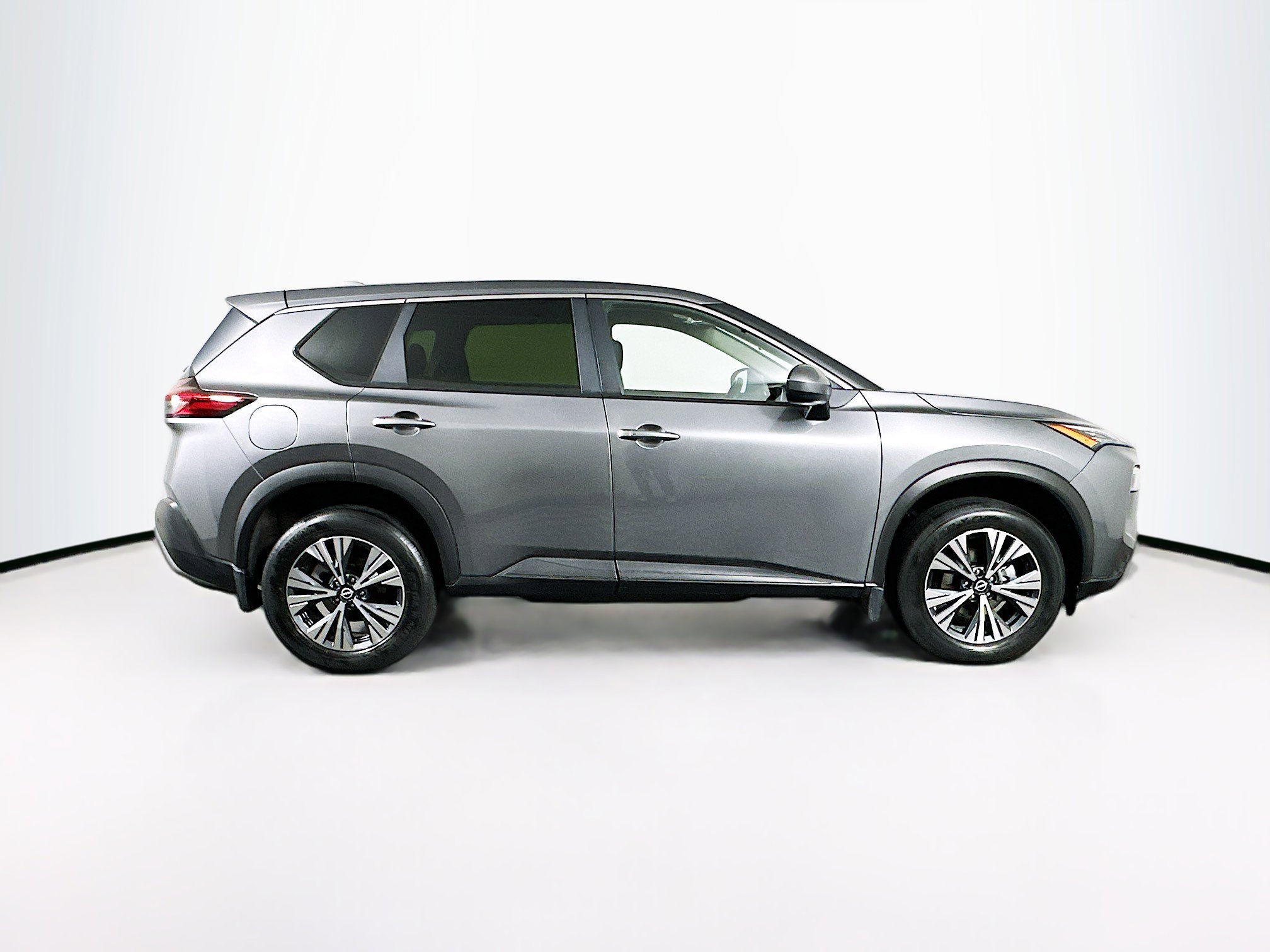 Used 2023 Nissan Rogue SV image 10