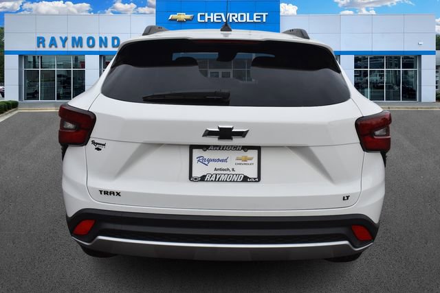 New 2026 Chevrolet Trax LT w/ LPO, Blackout Package image 5