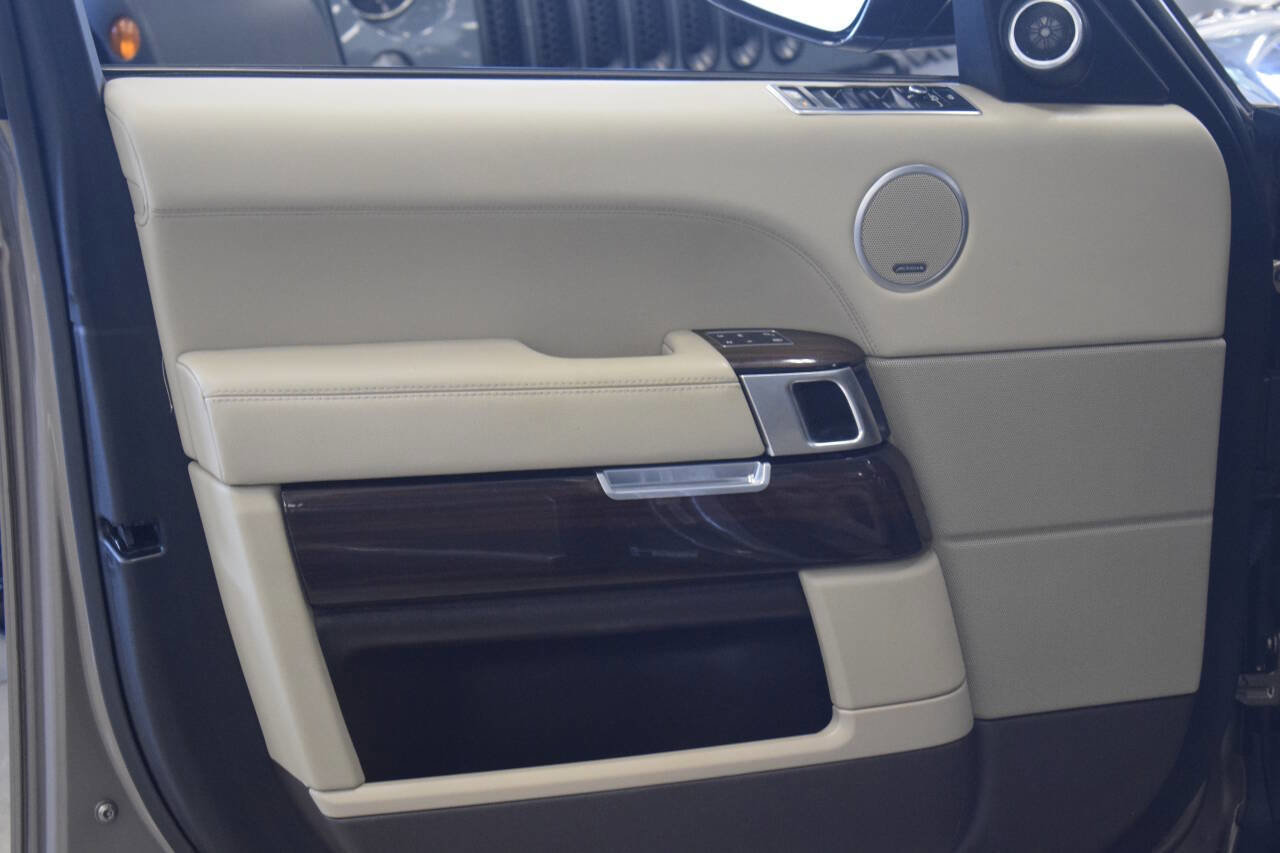Used 2017 Land Rover Range Rover image 37