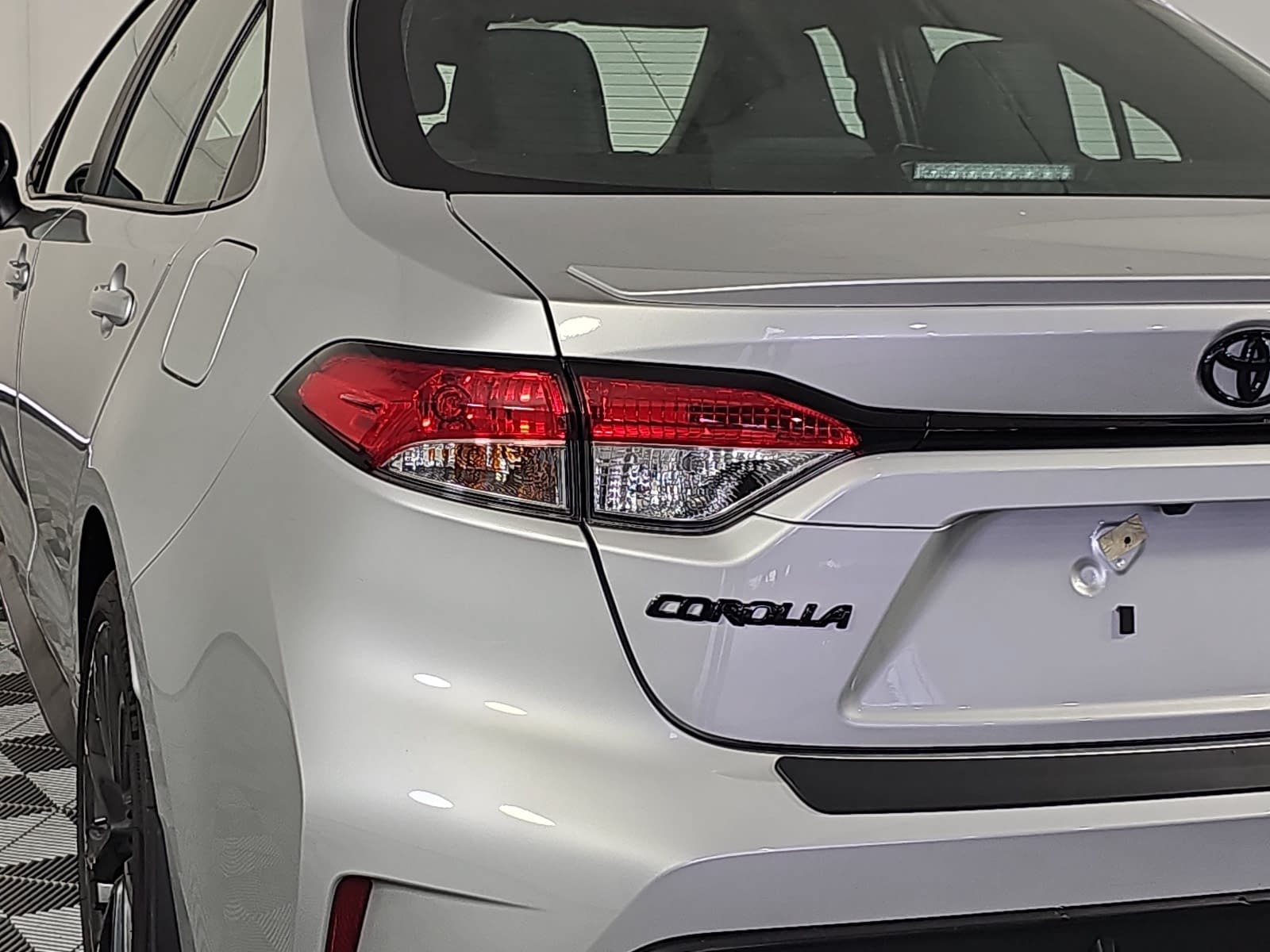 Used 2025 Toyota Corolla SE FWD image 25
