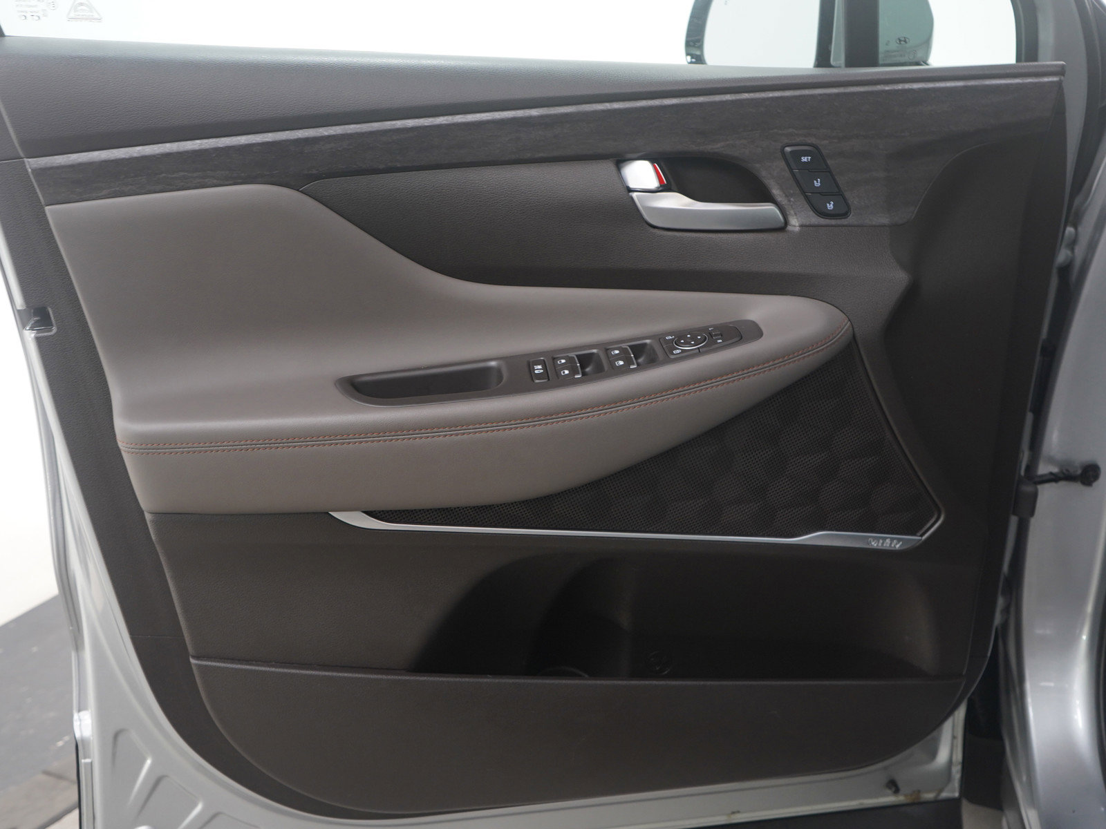 Used 2020 Hyundai Santa Fe Limited image 24