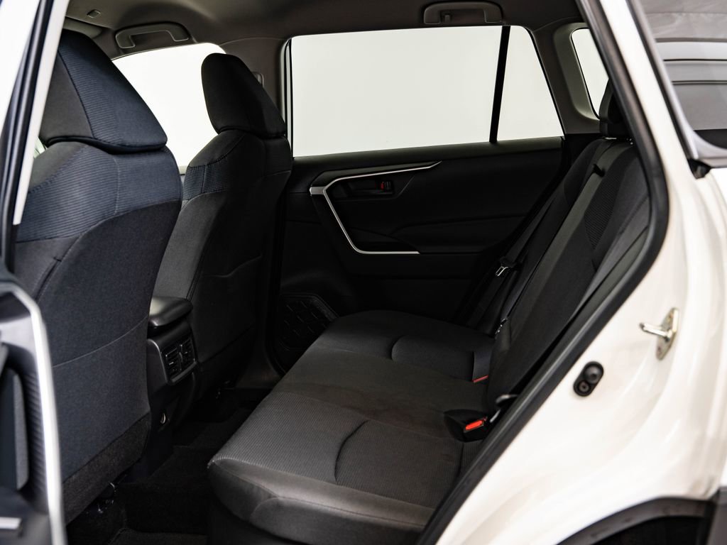 Used 2025 Toyota RAV4 LE AWD/4WD image 40