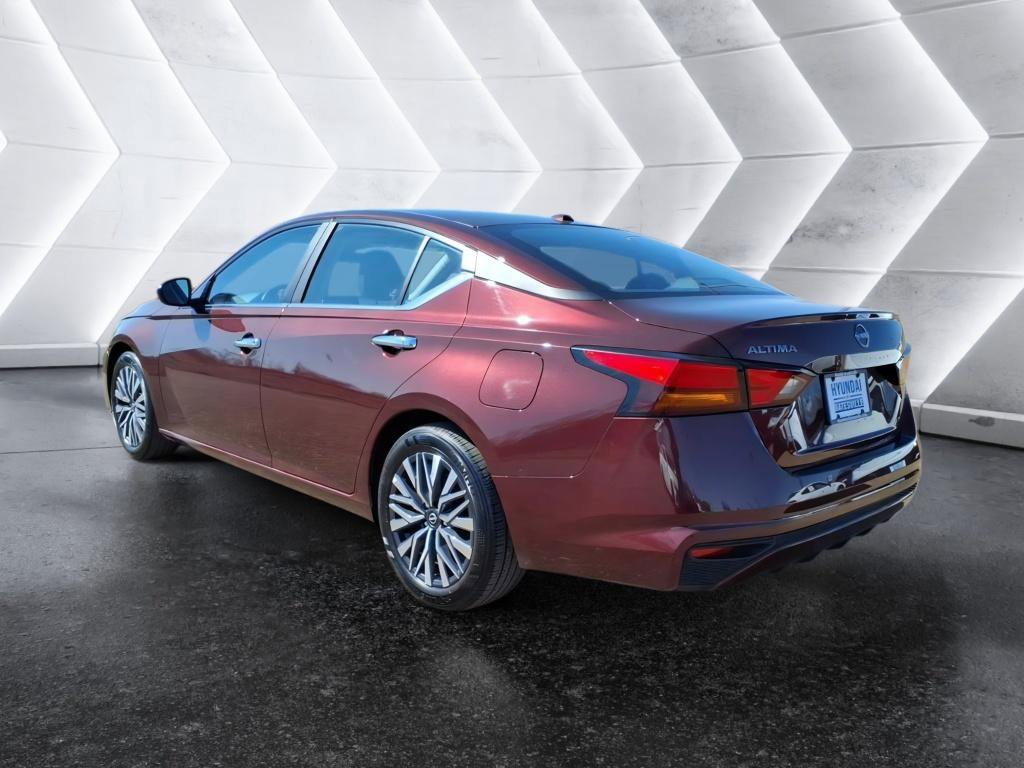 Used 2025 Nissan Altima 2.5 SV image 3