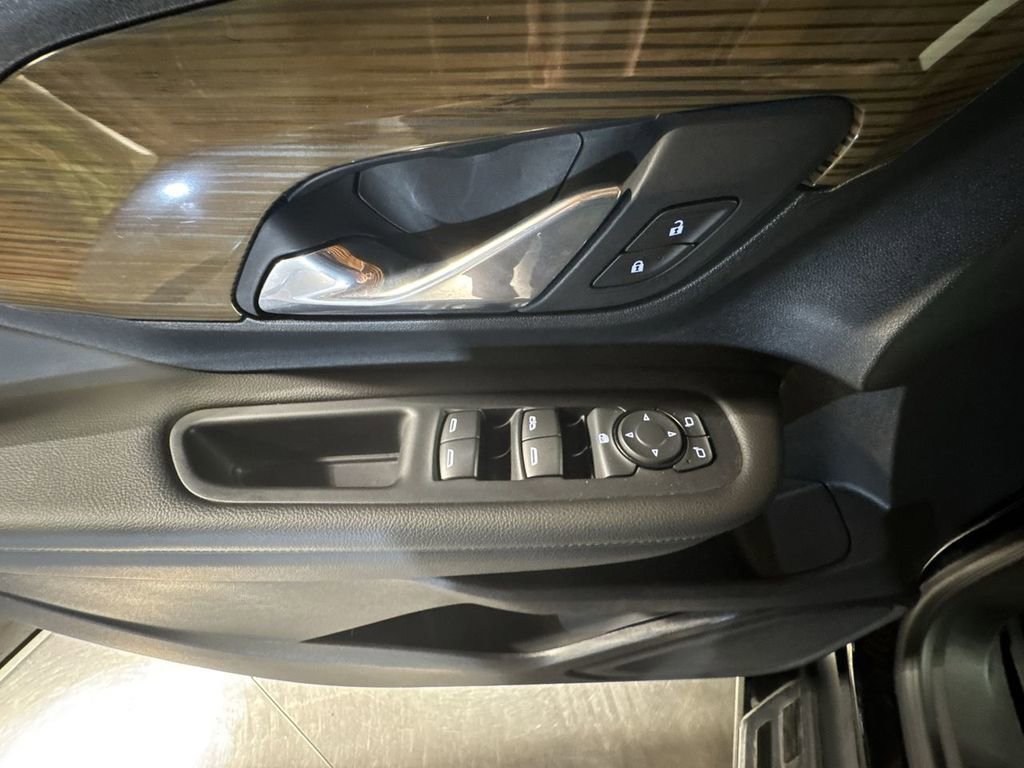 Used 2021 GMC Terrain SLE w/ Elevation Edition image 19