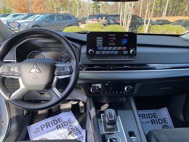 Used 2024 Mitsubishi Outlander SE image 15