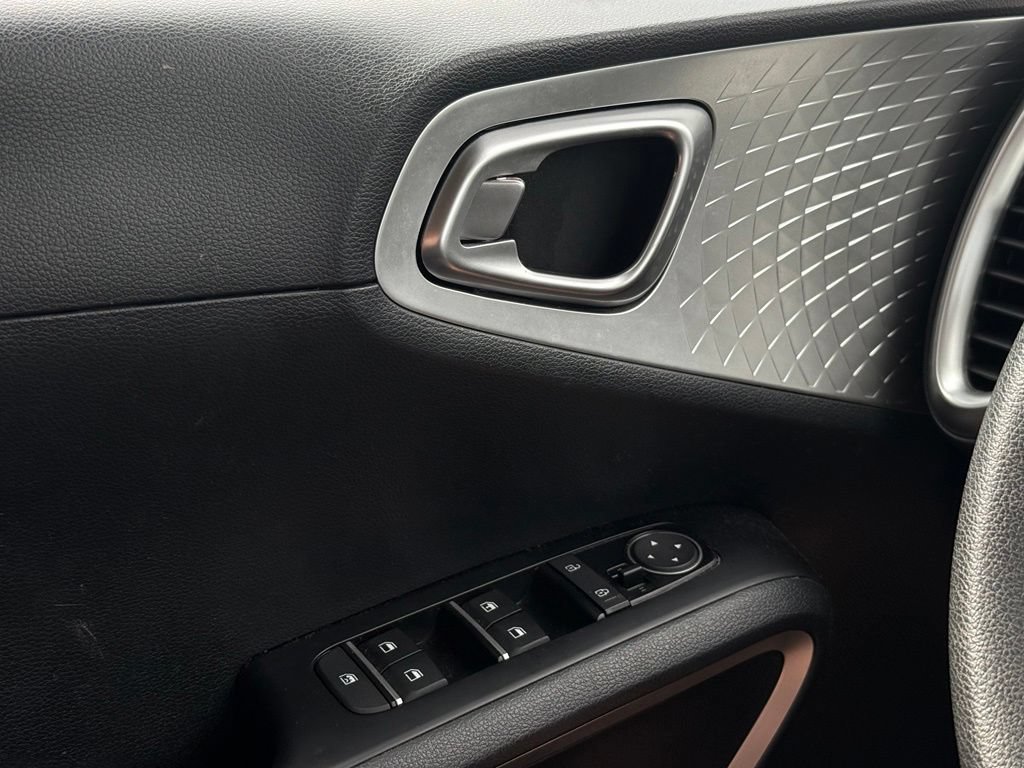 Used 2022 Kia Soul LX w/ Technology Package FWD image 19