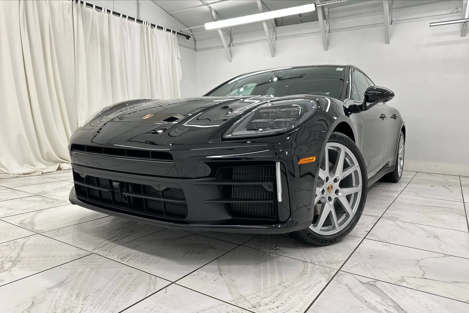 Certified 2025 Porsche Panamera 4 AWD/4WD image 6