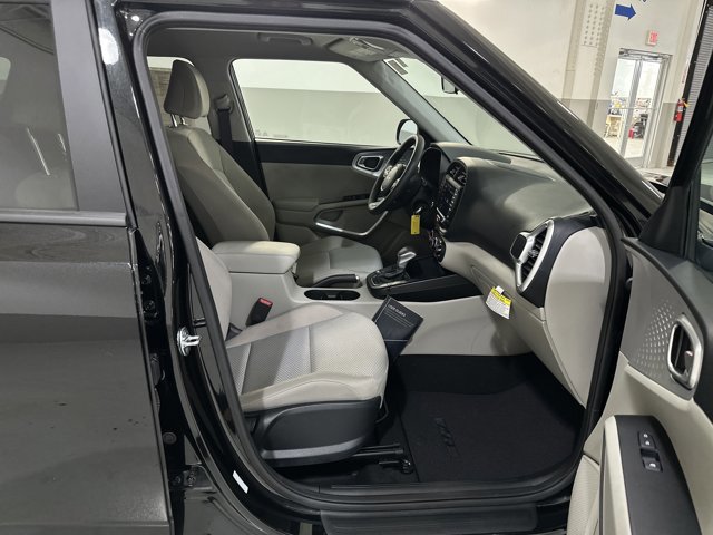 Used 2024 Kia Soul LX image 36