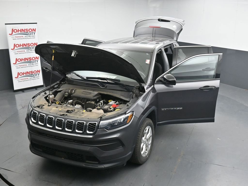 Used 2024 Jeep Compass Sport AWD/4WD image 26
