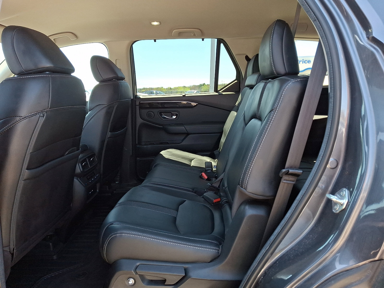 Used 2024 Honda Pilot EX-L image 10
