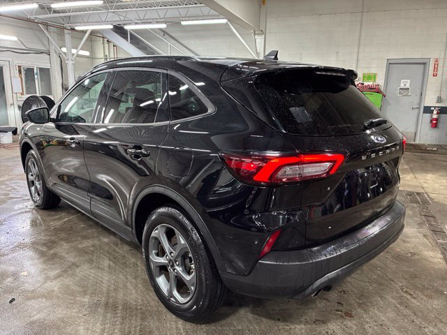 Used 2025 Ford Escape ST-Line AWD/4WD image 2