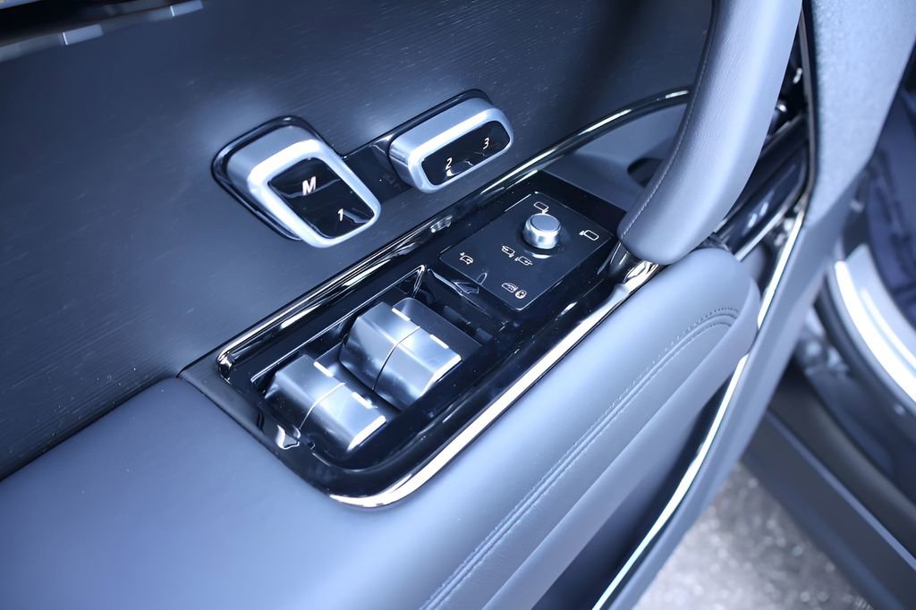 New 2026 Land Rover Range Rover Sport SE AWD/4WD image 11