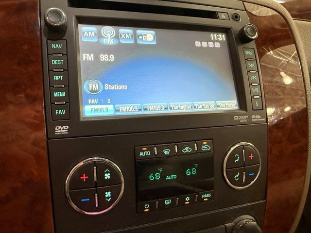 Used 2013 Chevrolet Avalanche LTZ AWD/4WD image 17