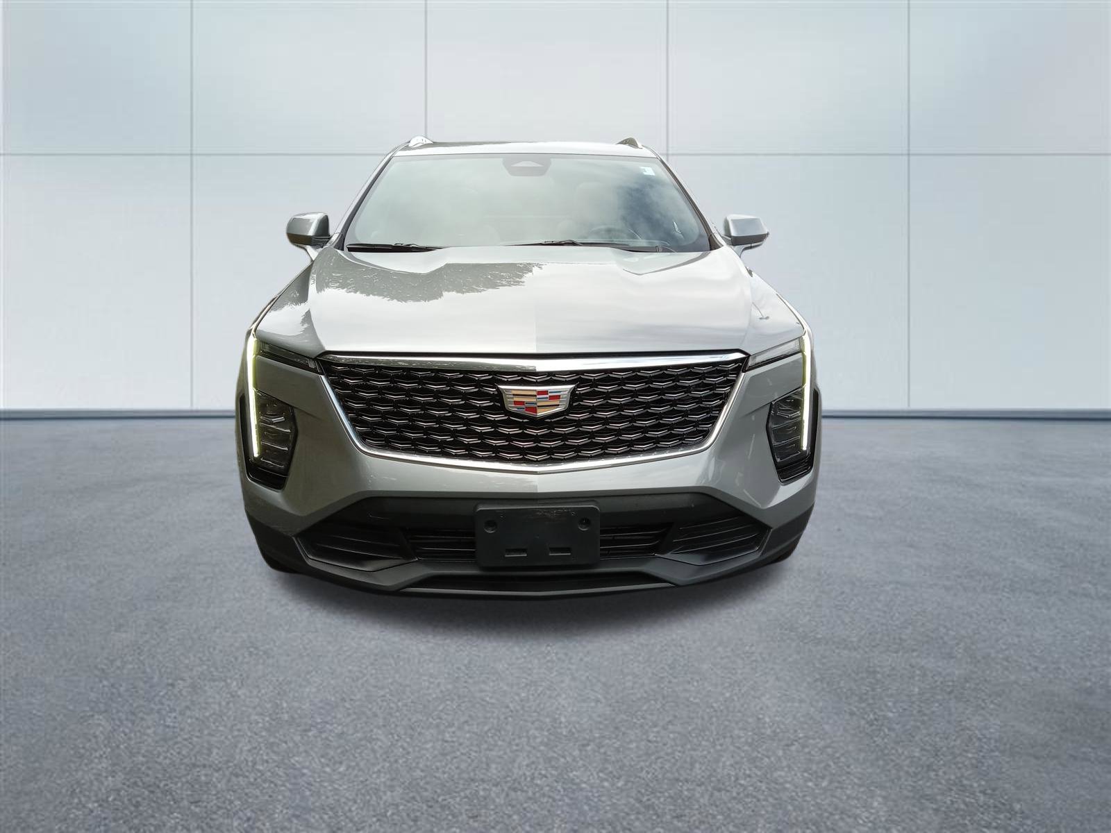 Used 2024 Cadillac XT4 Luxury w/ Cold Weather Package AWD/4WD image 5