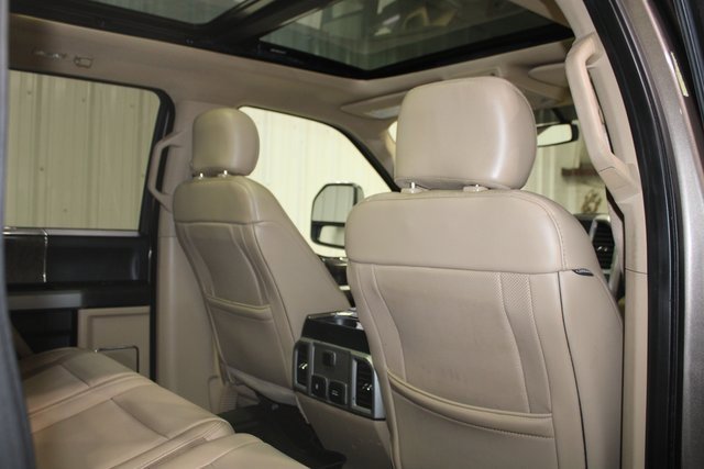 Used 2019 Ford F250 Lariat w/ Chrome Package image 26