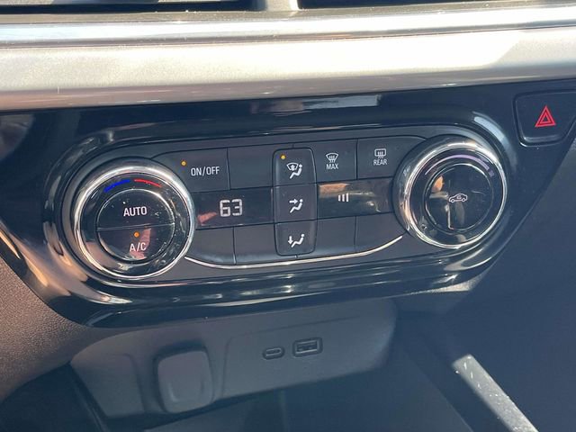 Used 2024 Chevrolet Trax LT FWD image 29