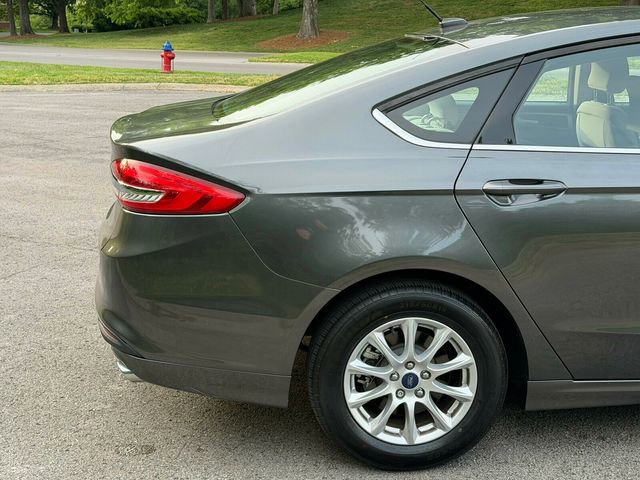 Used 2017 Ford Fusion S FWD image 9