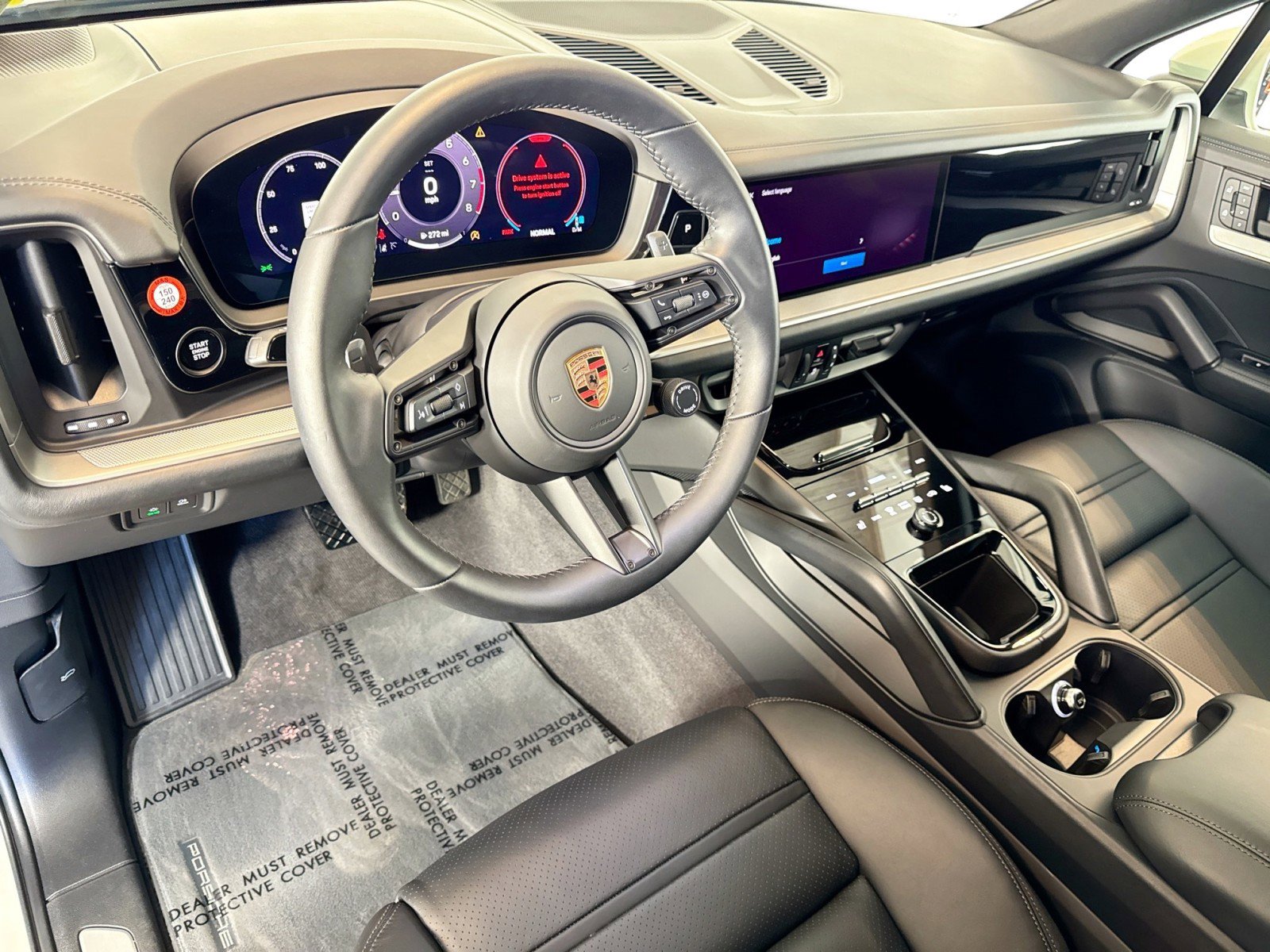 Used 2025 Porsche Cayenne image 4