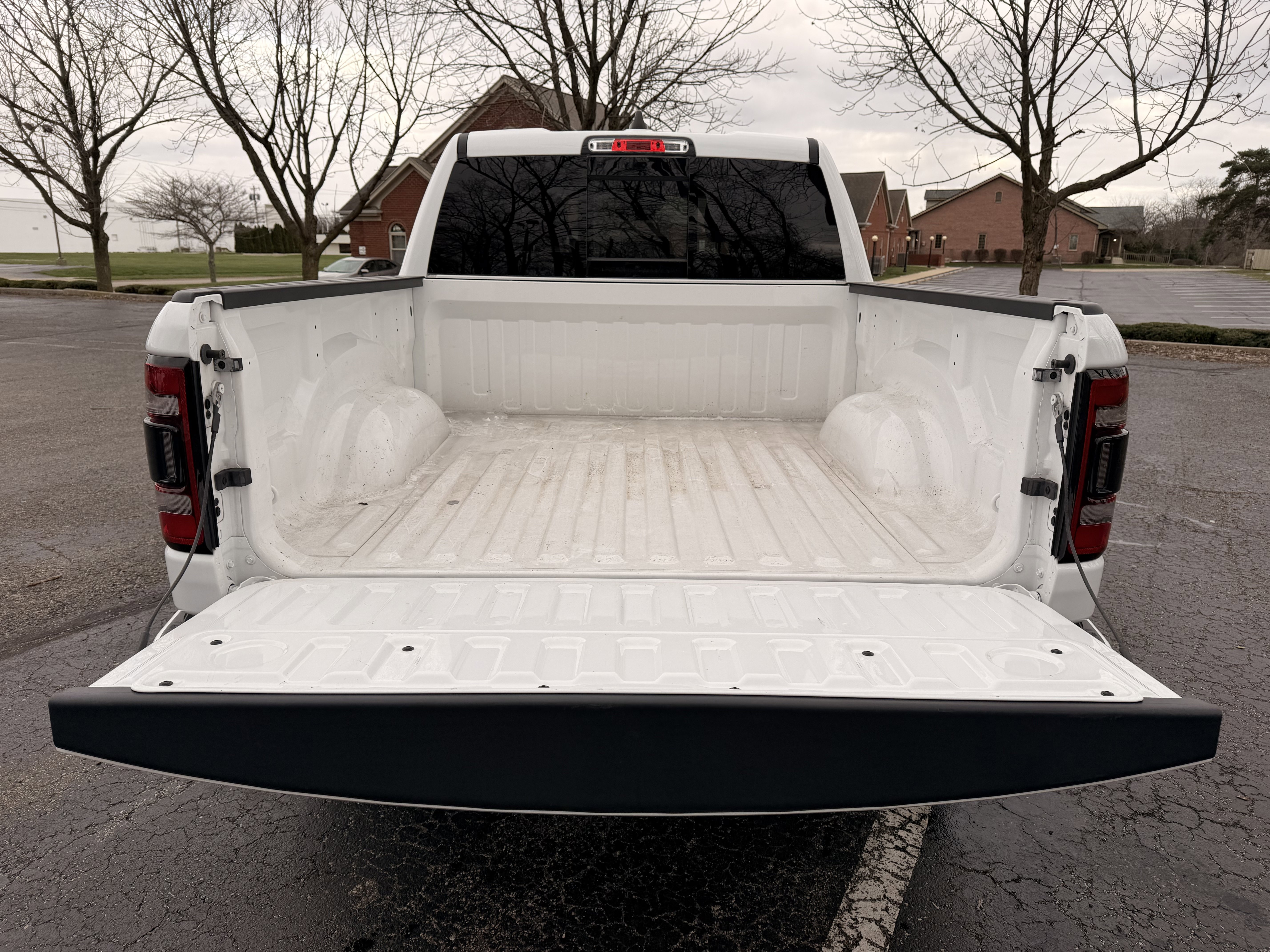 Used 2023 RAM 1500 Laramie AWD/4WD image 13