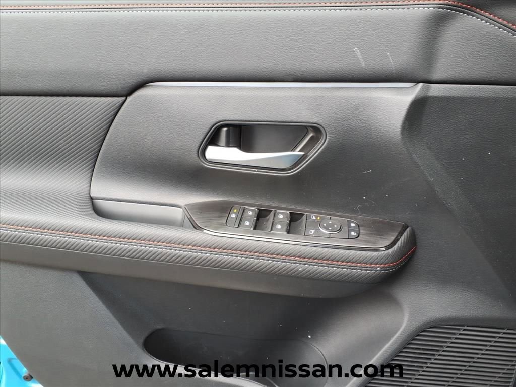 New 2026 Nissan Kicks SR w/ SR Premium Package FWD image 9