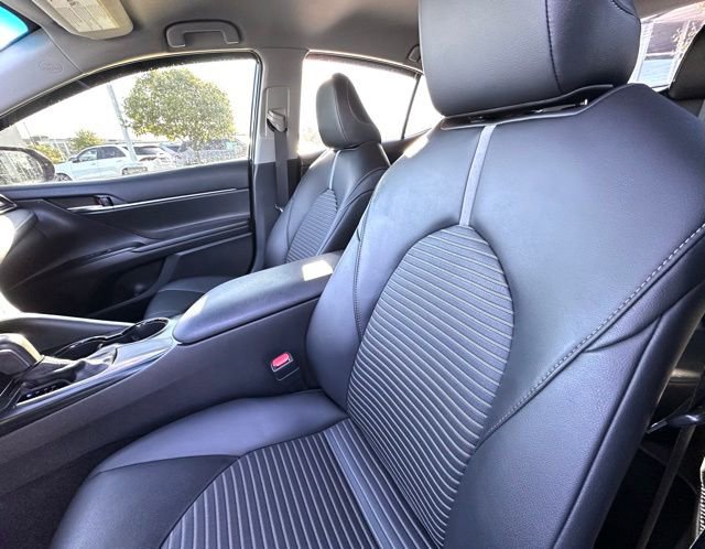 Used 2020 Toyota Camry SE FWD image 11