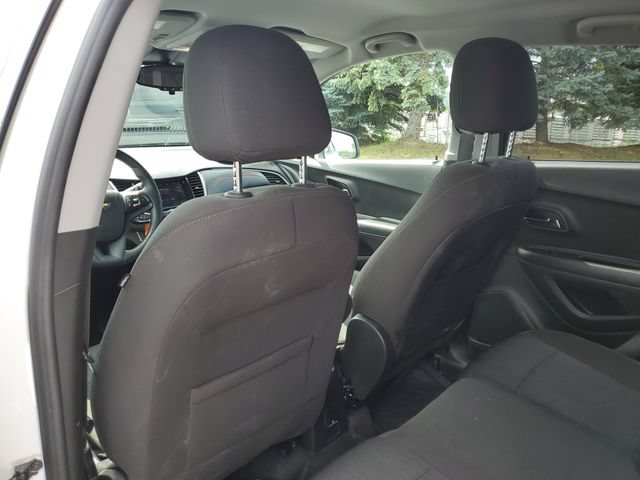 Used 2020 Chevrolet Trax LT FWD image 24