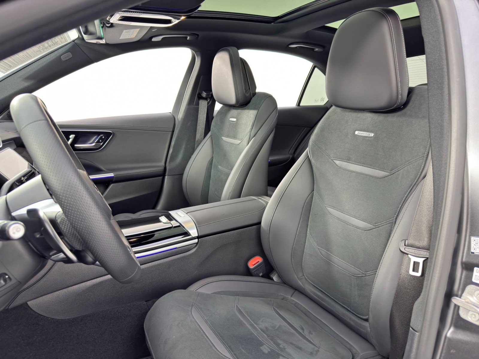 Used 2025 Mercedes-Benz C 36 AMG S image 43